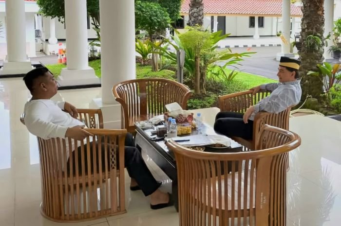 Wagub Banten Dimyati Unggah Momen Bangun Chemistry dengan Andra, Netizen Langsung Bombardir dengan Keluhan 2 Wagub Banten Dimyati Unggah Momen Bangun Chemistry dengan Andra, Netizen Langsung Bombardir dengan Keluhan