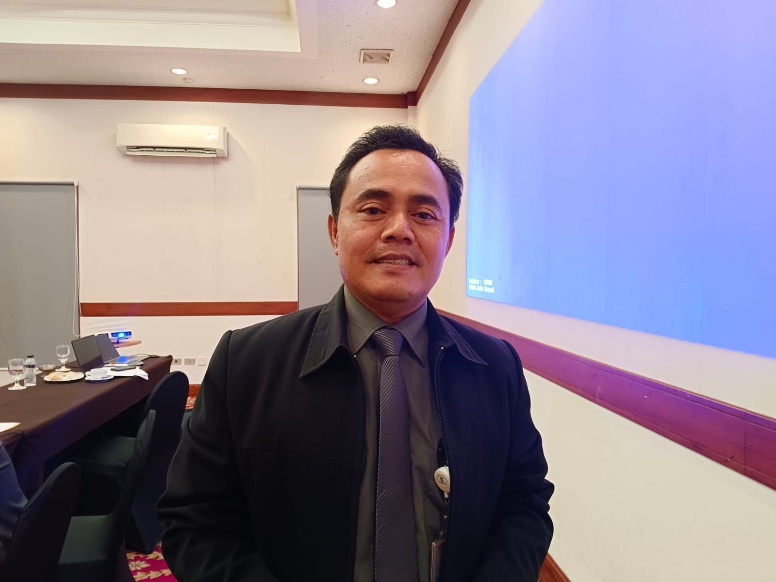 Susaedi isi Waktu Luang dengan Karaoke, Suka Band Lawas Penggemar Once 7 Susaedi isi Waktu Luang dengan Karaoke, Suka Band Lawas Penggemar Once