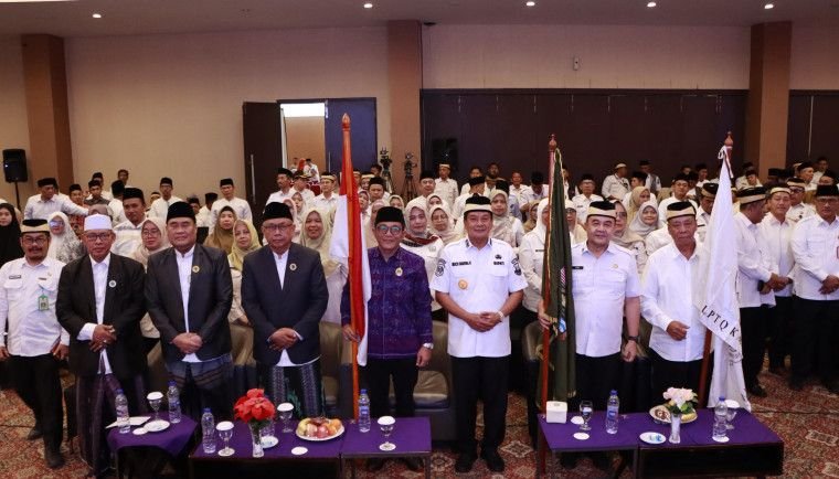 Bupati Tangerang Lepas Kafilah untuk MTQ Provinsi Banten 2025