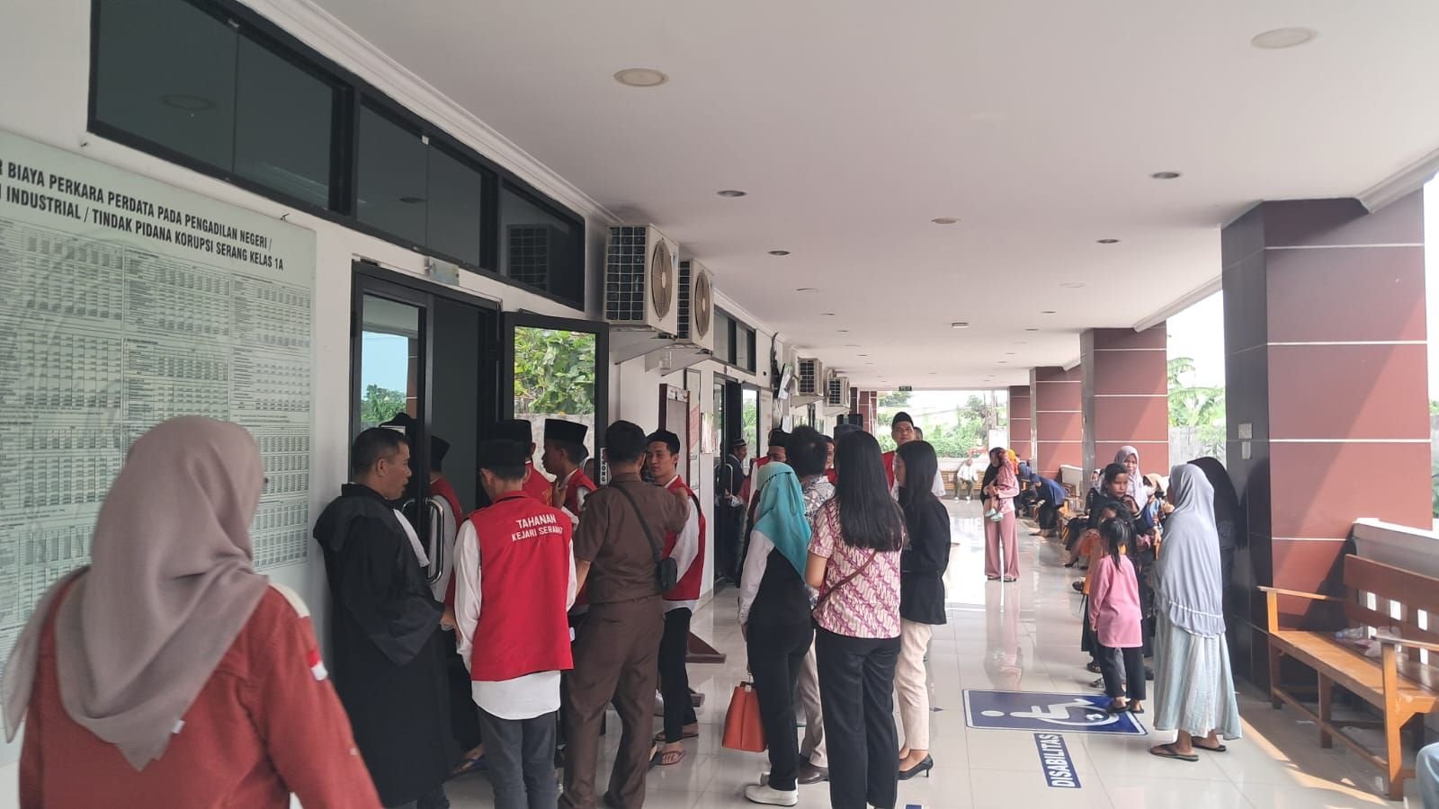 Ambil Paksa HP Iphone, IRT di Kabupaten Serang Terancam 15 Tahun Penjara 1 Ambil Paksa HP Iphone, IRT di Kabupaten Serang Terancam 15 Tahun Penjara