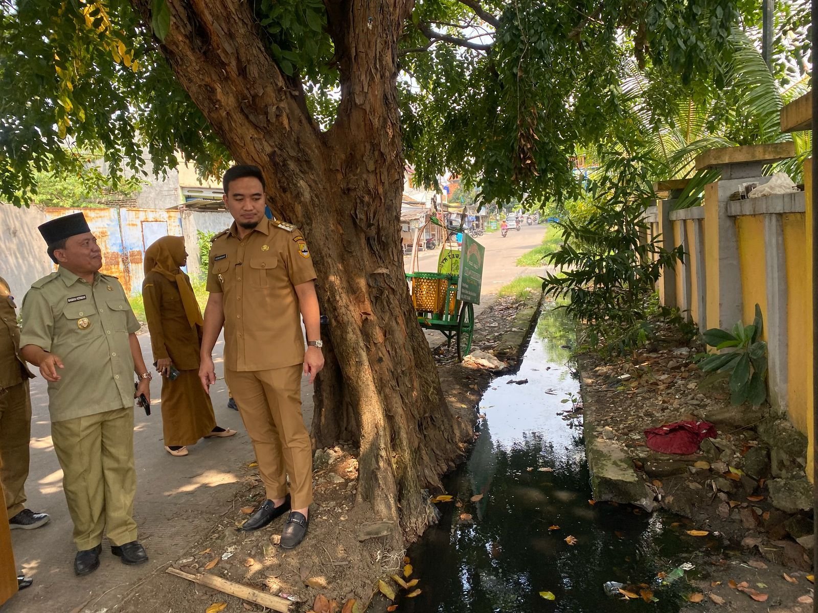 Sepi dan Kumuh, Robinsar Siapkan Revitalisasi dan Hidupkan Kembali Pasar Blok F Cilegon 10 Sepi dan Kumuh, Robinsar Siapkan Revitalisasi dan Hidupkan Kembali Pasar Blok F Cilegon