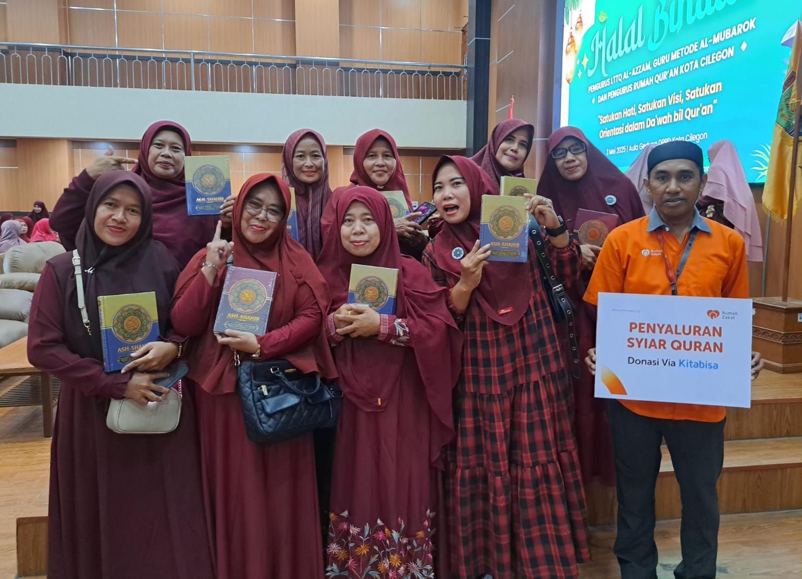 Rumah Zakat Salurkan 136 Al-Qur’an di acara Halal Bi Halal Pengurus Rumah Qur'an
