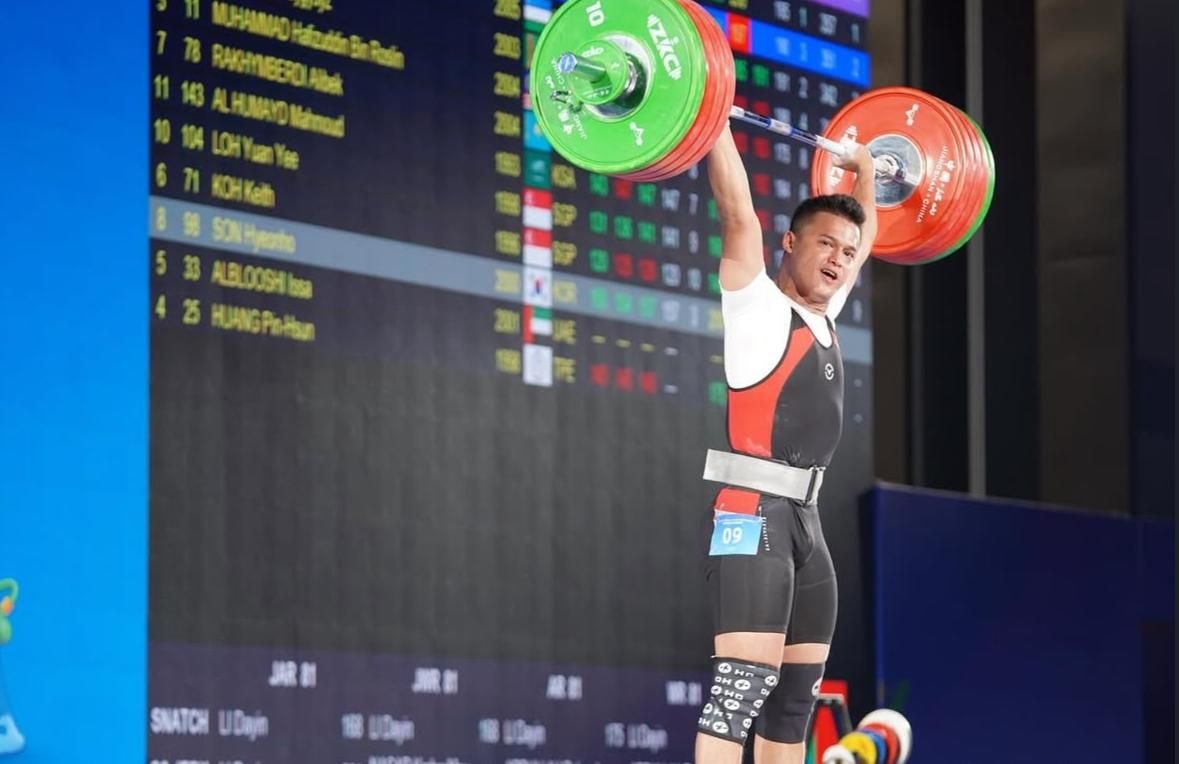 Lagi-lagi Rizki Juniansyah, Atlet Asal Kota Serang Borong 3 Medali di Asian Weighlifting Championship 2025