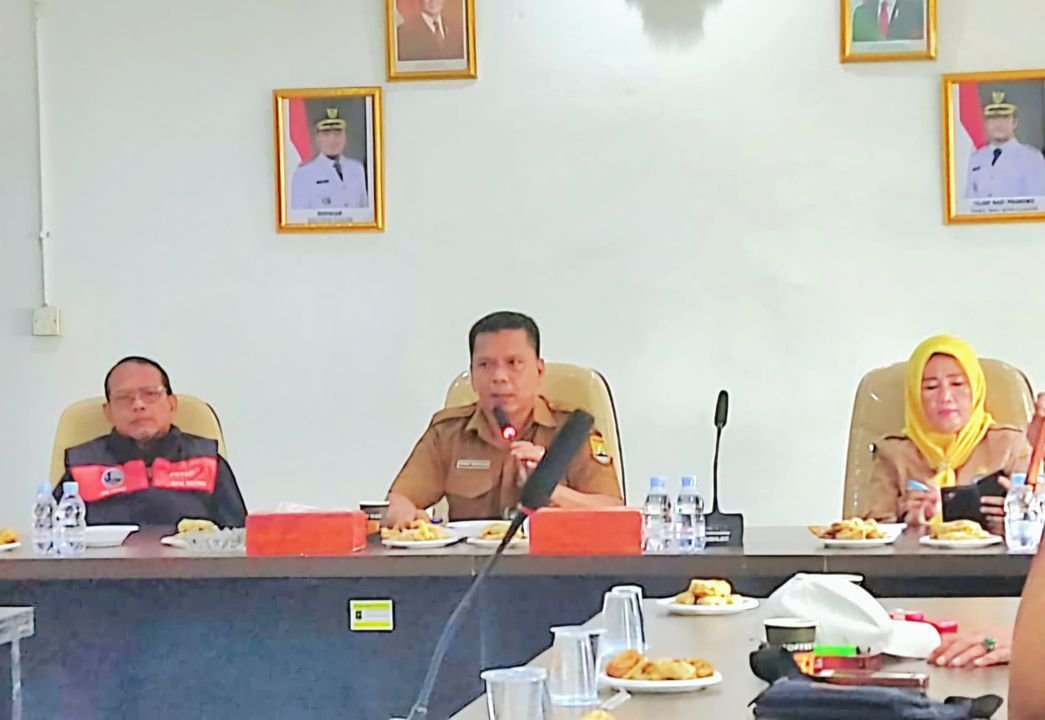 Tak Digaji 8 Bulan, Karyawan PT Putera Master Disarankan Tempuh Jalur Hukum ke Pengadilan 9 Tak Digaji 8 Bulan, Karyawan PT Putera Master Disarankan Tempuh Jalur Hukum ke Pengadilan