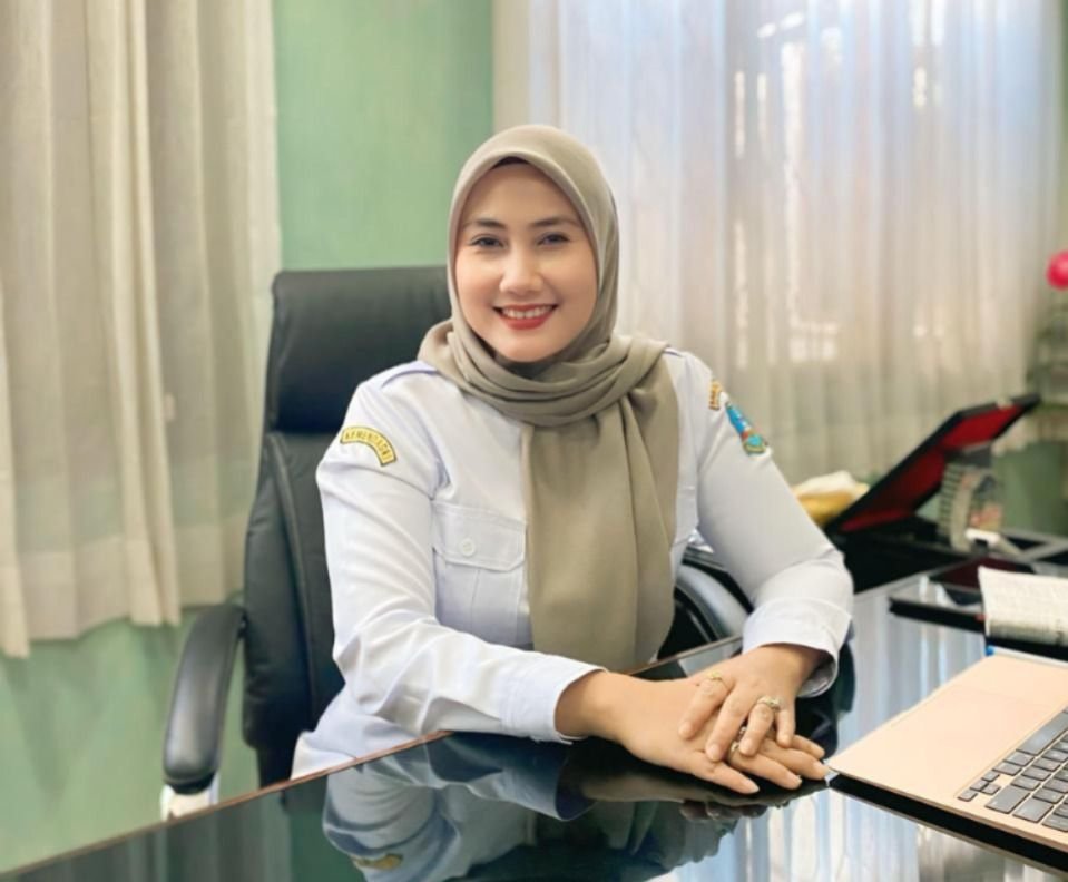 Tak Hanya Urus Administrasi, Kepala Kadisdukcapil Serang Warnerry Poetry Jago Masak Hingga Kulineran