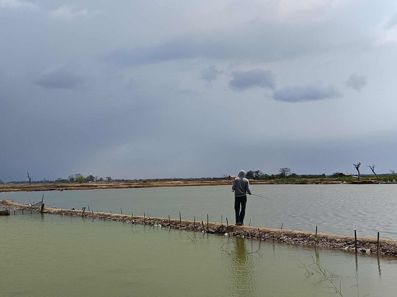 Tanah Dijual Uang Tak Kunjung Datang, Warga Serang Utara Keluhkan Belum Terima Pelunasan Penjualan Tanah ke PIK 2 Sejak 2024 5 Tanah Dijual Uang Tak Kunjung Datang, Warga Serang Utara Keluhkan Belum Terima Pelunasan Penjualan Tanah ke PIK 2 Sejak 2024