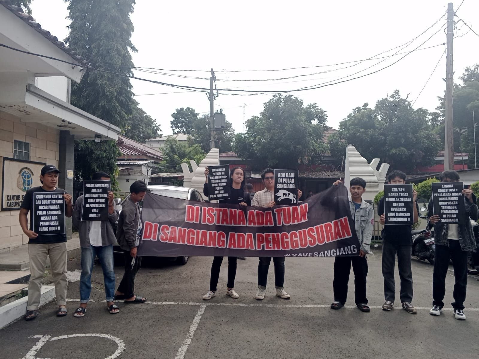 Warga Pulau Sangiang Tuntut BPN Serang Tak Berikan Perpanjangan HGB ke PT PKP 1 Warga Pulau Sangiang Tuntut BPN Serang Tak Berikan Perpanjangan HGB ke PT PKP