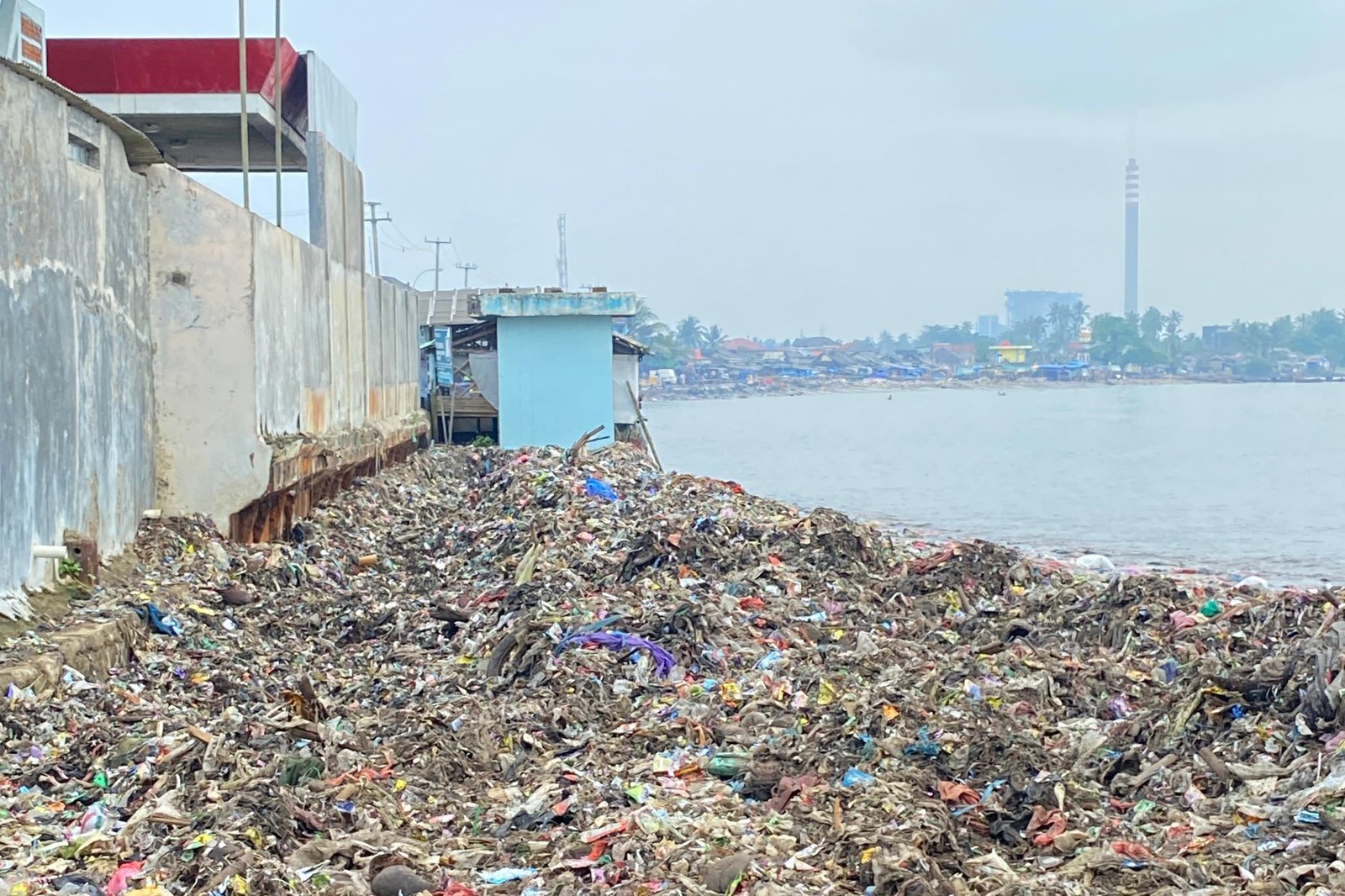 Teluk Labuan Kembali Dipenuhi Sampah, Gubernur Banten Temukan Fakta Baru: Rupanya Itu....... 1 Teluk Labuan Kembali Dipenuhi Sampah, Gubernur Banten Temukan Fakta Baru: Rupanya Itu.......