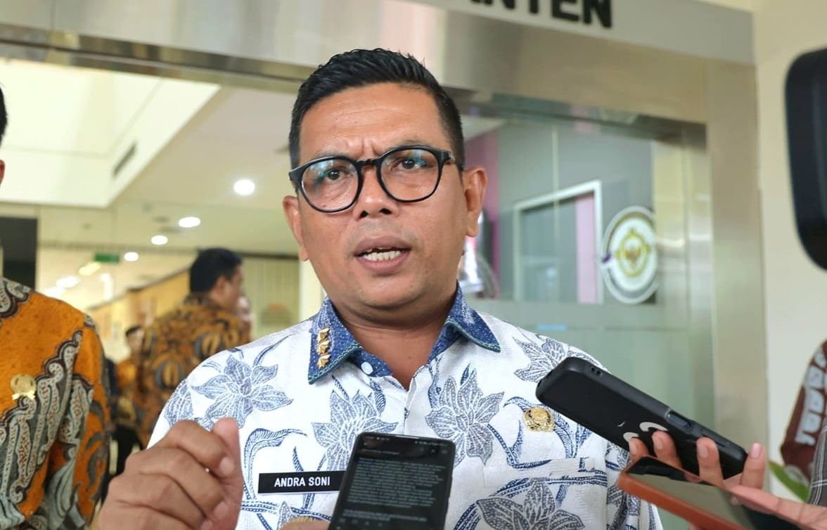 OPD Jangan Banyak Alasan! Andra Soni Peringatkan Temuan BPK Harus Tuntas hingga Keluarkan 20 Instruksi 5 OPD Jangan Banyak Alasan! Andra Soni Peringatkan Temuan BPK Harus Tuntas hingga Keluarkan 20 Instruksi