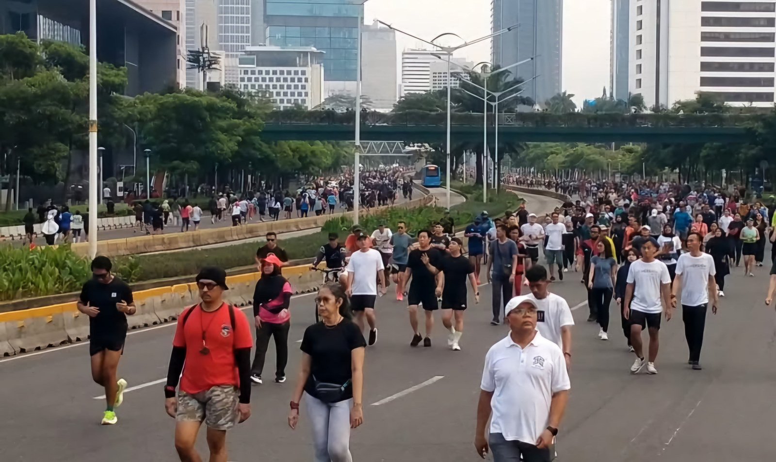 PENGUMUMAN! CFD Sudirman-Thamrin Jakarta Libur di Minggu Ini, yang Sudah Beli Sepatu Baru Sabar Dulu Ya 1 PENGUMUMAN! CFD Sudirman-Thamrin Jakarta Libur di Minggu Ini, yang Sudah Beli Sepatu Baru Sabar Dulu Ya
