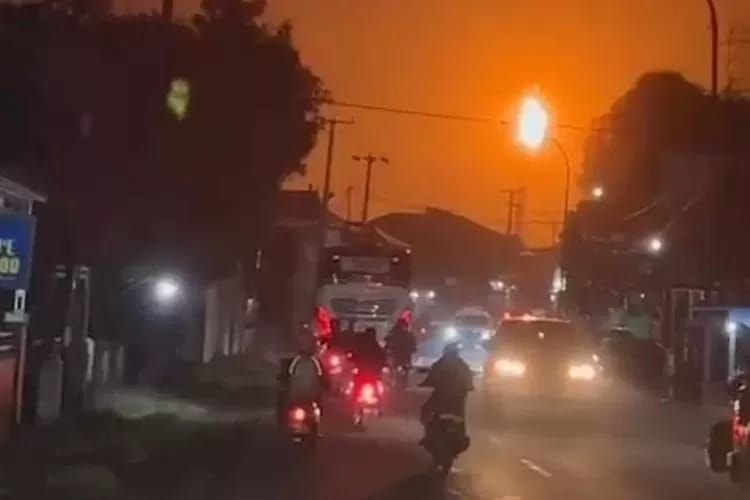 Pembakaran Gas PT Lotte Chemical Indonesia Berlanjut, Sepekan ke Depan Warga Masih Terdampak Flaring 5 Pembakaran Gas PT Lotte Chemical Indonesia Berlanjut, Sepekan ke Depan Warga Masih Terdampak Flaring