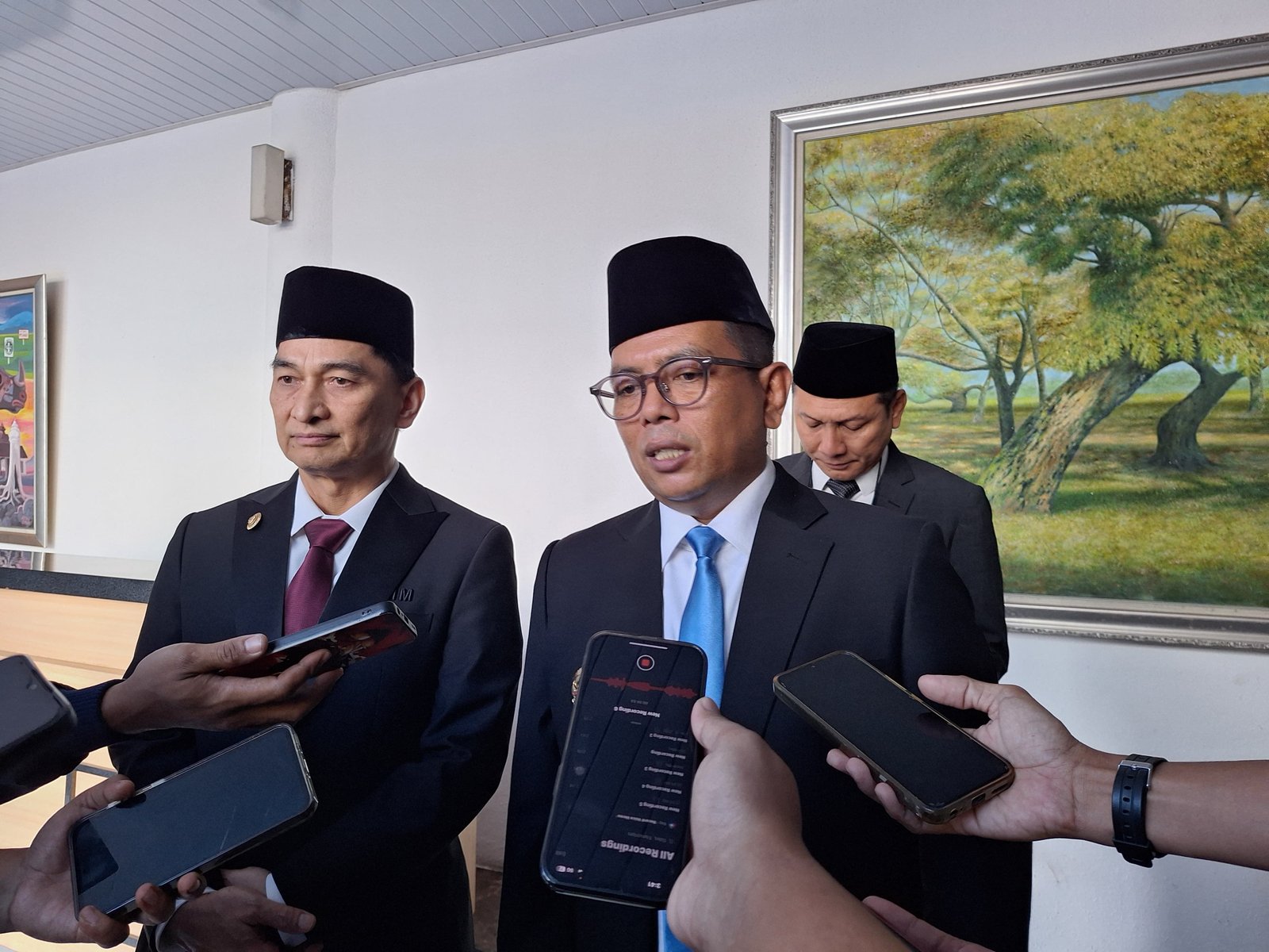 Pemprov Bakal Suntik Modal Bank Banten, Gandeng Bank Jatim Hadapi Tenggat OJK 8 Pemprov Bakal Suntik Modal Bank Banten, Gandeng Bank Jatim Hadapi Tenggat OJK