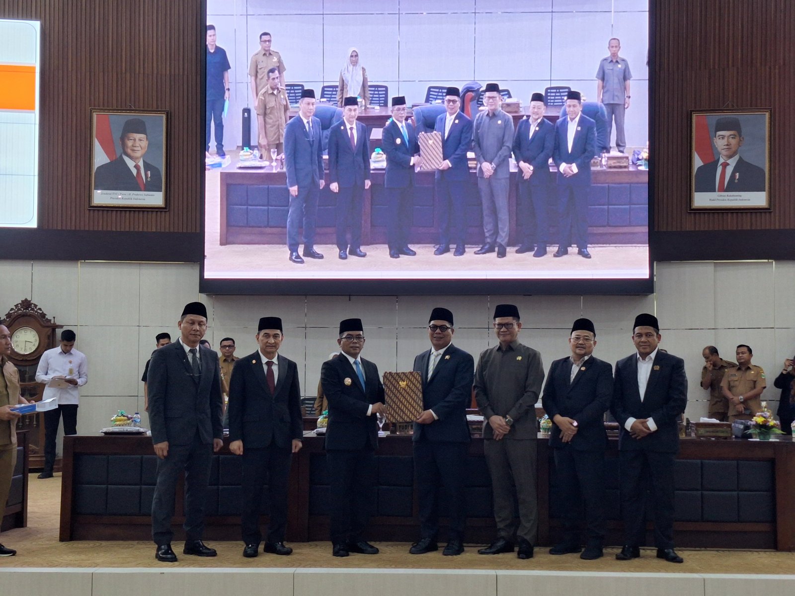 DPRD Banten Terima Usul Raperda RPJMD, Ada Delapan Janji dan 24 Program Prioritas 1 DPRD Banten Terima Usul Raperda RPJMD, Ada Delapan Janji dan 24 Program Prioritas