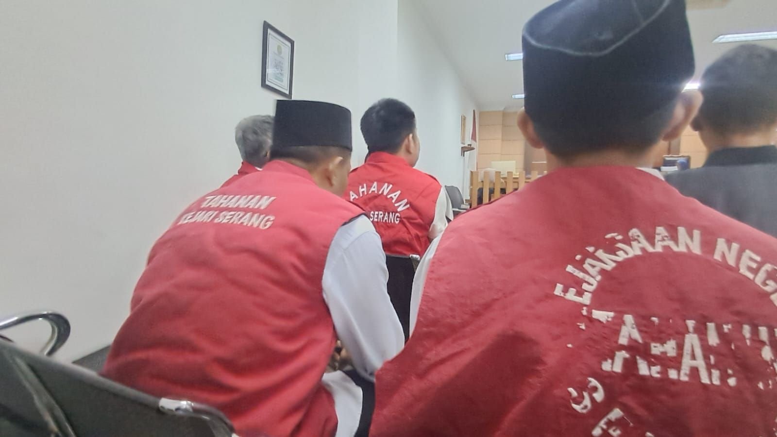 Seret Kanit Reskrim Polsek Ciwandan, Pakai Mobil, Dani Dihukum 2 Tahun Penjara 3 Seret Kanit Reskrim Polsek Ciwandan, Pakai Mobil, Dani Dihukum 2 Tahun Penjara