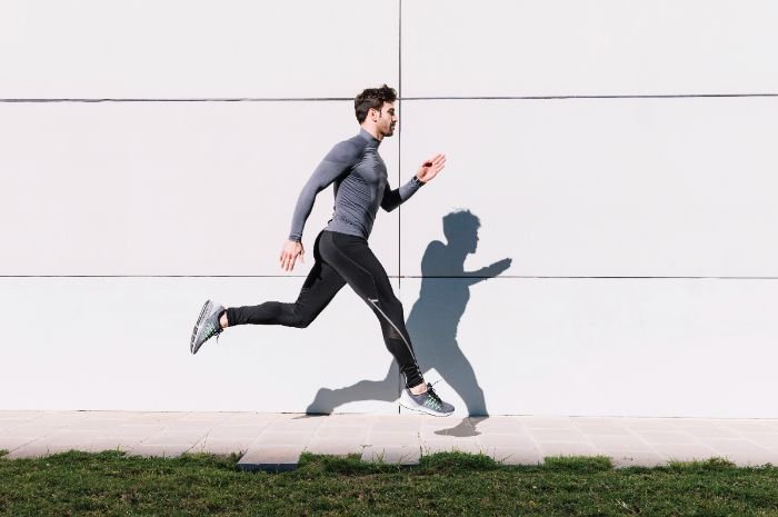 Fomo Ikut Olahraga Lari, Coba Ikuti 4 Tips Persiapan untuk Para Pemula Agar Tak Melehoi di Tengah Jalan 1 Fomo Ikut Olahraga Lari, Coba Ikuti 4 Tips Persiapan untuk Para Pemula Agar Tak Melehoi di Tengah Jalan