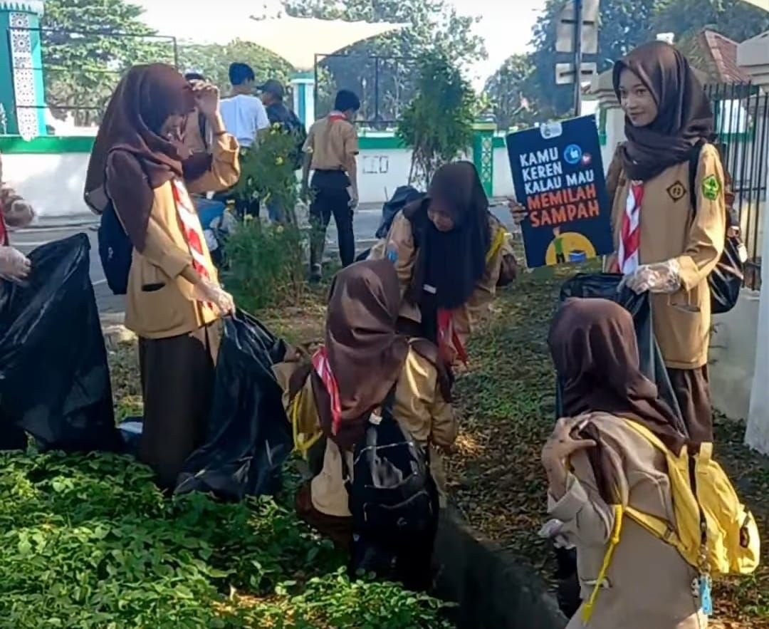 Peringati Hari Lingkungan Hidup, Trash Ranger Desak Pemerintah Sediakan Area Khusus Merokok di Banten Lama