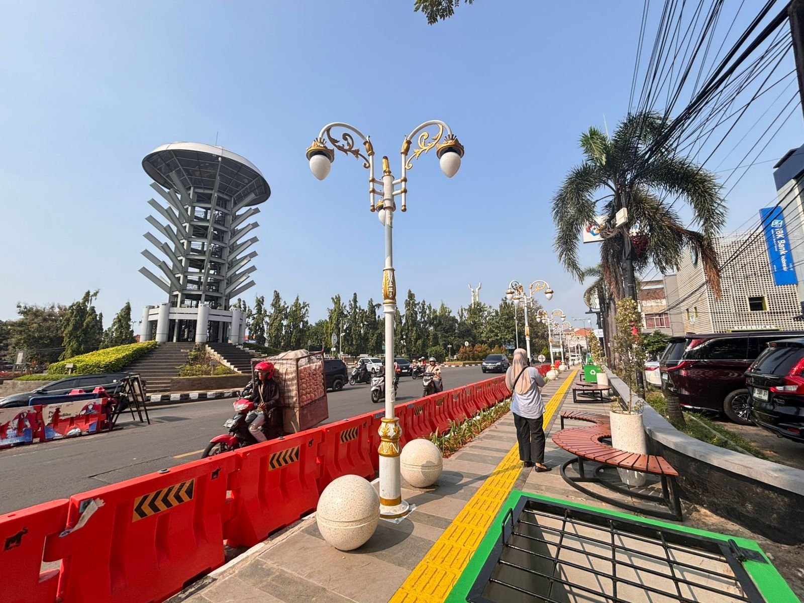 Taman Simpang Tiga Jadi Ikon Baru Kota Cilegon, Warga Diminta Ikut Menjaga Fasilitas Umum 1 Taman Simpang Tiga Jadi Ikon Baru Kota Cilegon, Warga Diminta Ikut Menjaga Fasilitas Umum