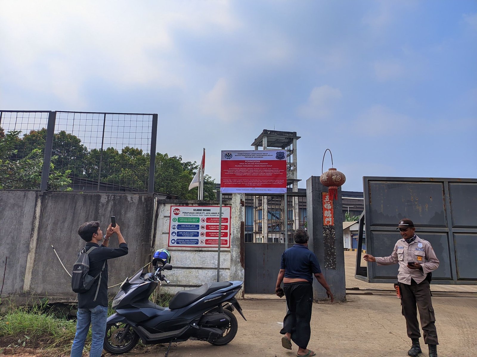 Diduga Cemari Udara, Dua Perusahaan di Serang Disegel KLHK saat Tengah Malam 1 Diduga Cemari Udara, Dua Perusahaan di Serang Disegel KLHK saat Tengah Malam