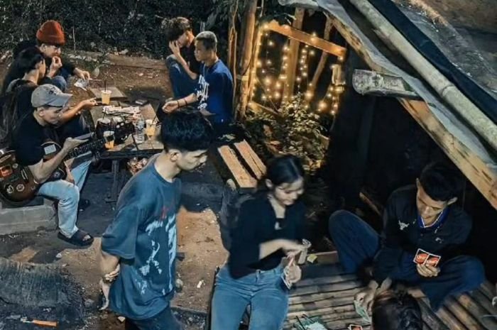 Pemuda Kaloran Sulap Hutan Bambu Jadi Tempat Nongkrong Asyik, Cek Lokasi dan Daftar Harga Menunya 6 Pemuda Kaloran Sulap Hutan Bambu Jadi Tempat Nongkrong Asyik, Cek Lokasi dan Daftar Harga Menunya