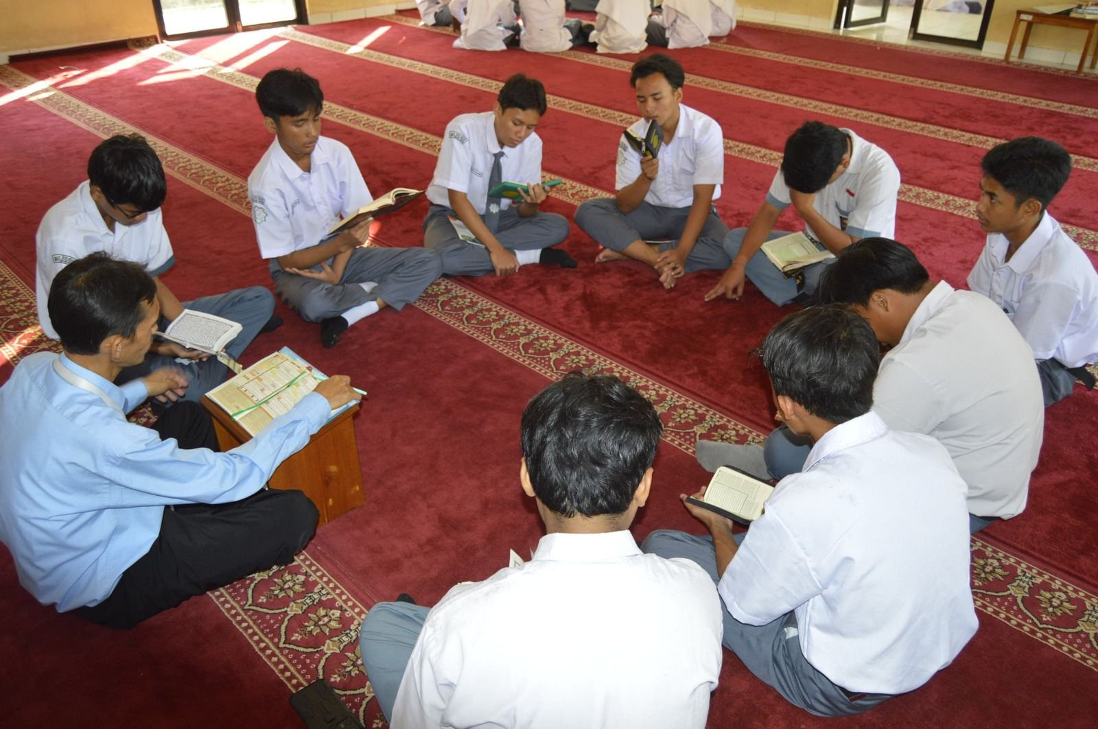 Yayasan Bina Insani Kembangkan Program Tahfidz Terpadu dari TK hingga SMA Secara Berkelanjutan 2 Yayasan Bina Insani Kembangkan Program Tahfidz Terpadu dari TK hingga SMA Secara Berkelanjutan