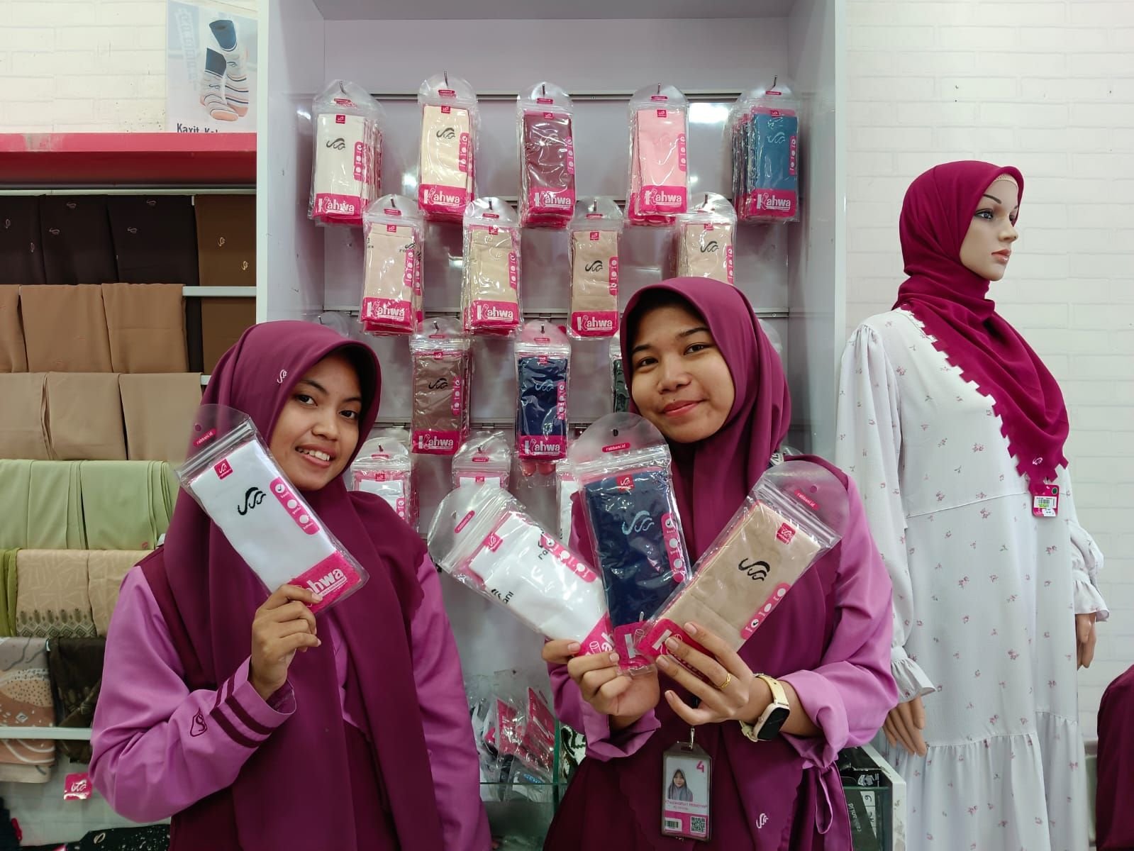 Rabbani Store Serang Beri Promo Menarik, Beli 3 Kaos Kaki Wanita Gratis 1 hingga Akhir Juni 1 Rabbani Store Serang Beri Promo Menarik, Beli 3 Kaos Kaki Wanita Gratis 1 hingga Akhir Juni