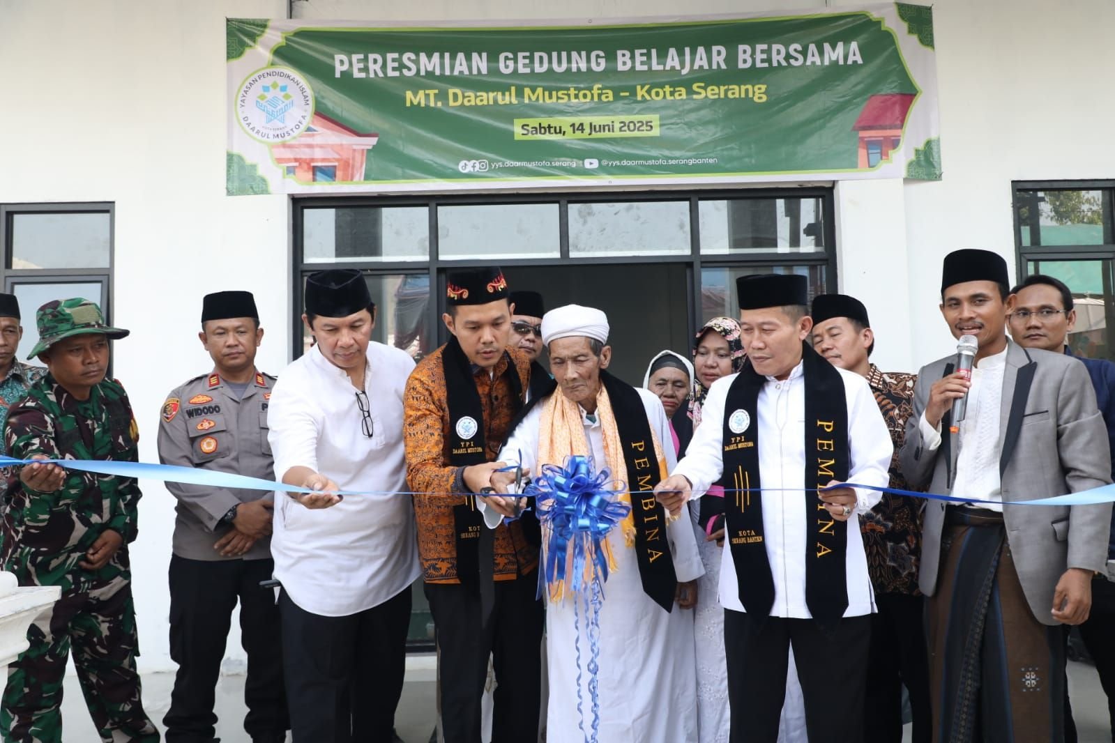 40 Ulama dan Umaro Resmikan Gedung Serbaguna Daarul Mustofa Kota Serang 3 40 Ulama dan Umaro Resmikan Gedung Serbaguna Daarul Mustofa Kota Serang