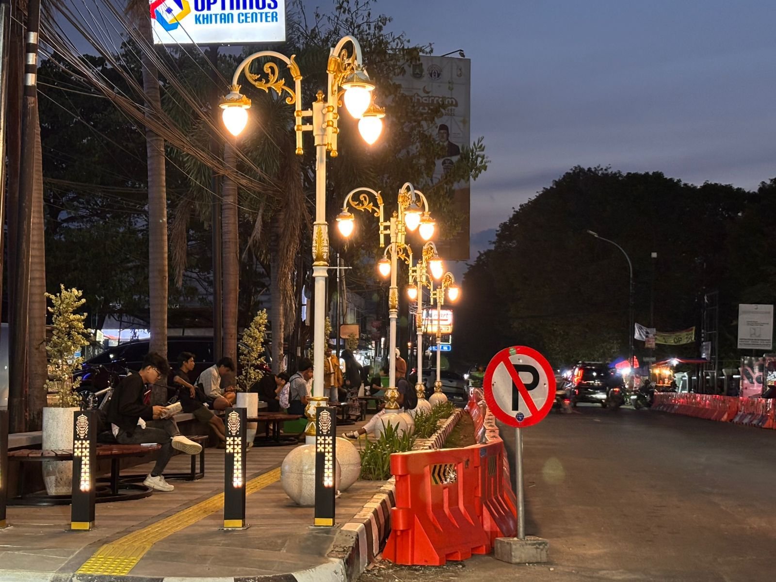 Jangan Ganggu Program Pemkot! Fajar Hadi Peringatkan Warga yang Bandel Parkir di Bahu Jalan Taman Simpang Cilegon