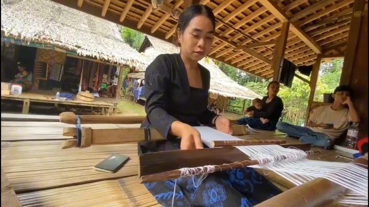 Tenun Baduy Laris di Pasar Online, Dongkrak Ekonomi dan Melestarikan Budaya