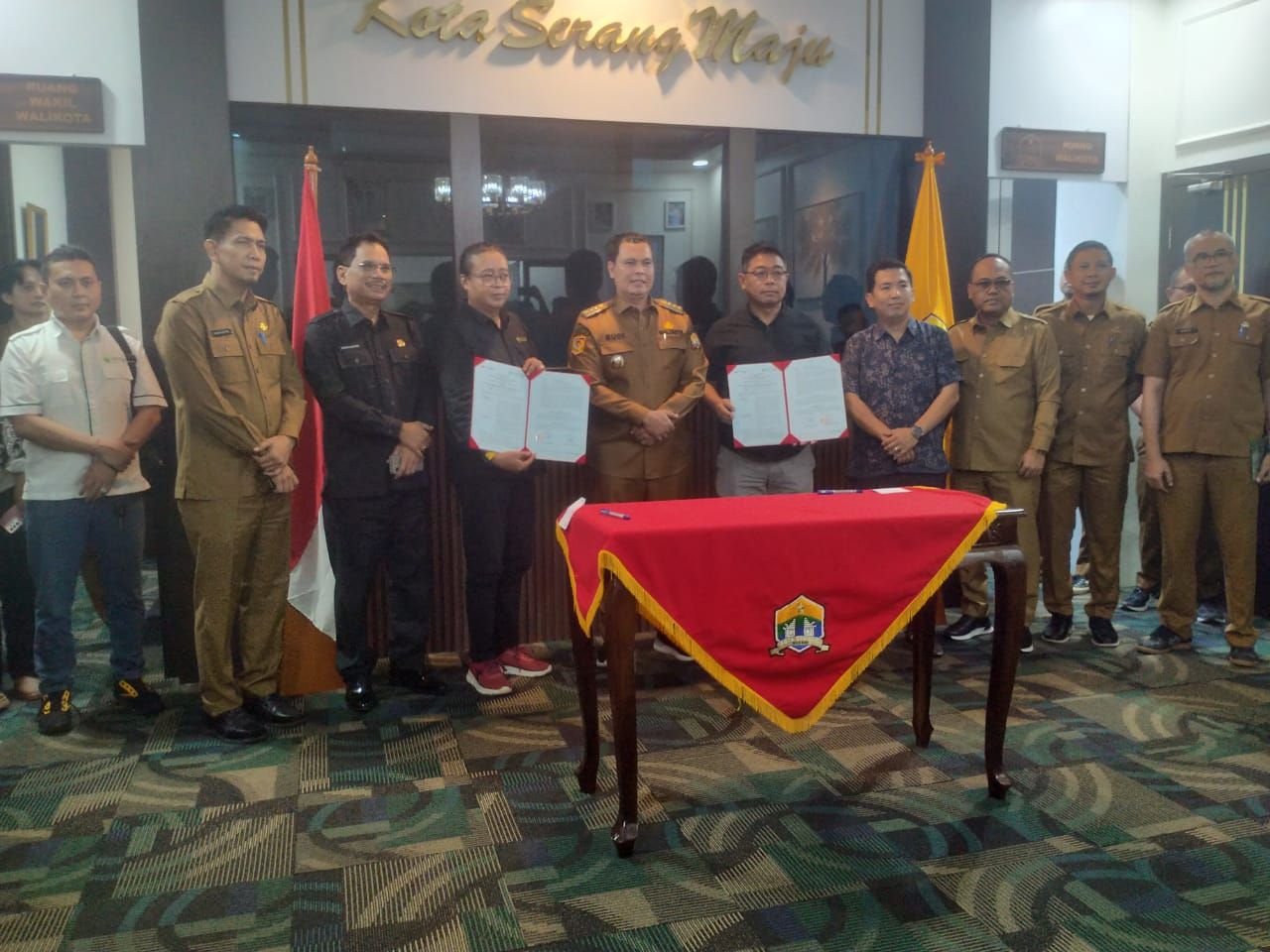 Jalan Pakupatan-Bendung Kota Serang Sepanjang 300 Meter Dibangun Lewat Dana CSR 5 Jalan Pakupatan-Bendung Kota Serang Sepanjang 300 Meter Dibangun Lewat Dana CSR