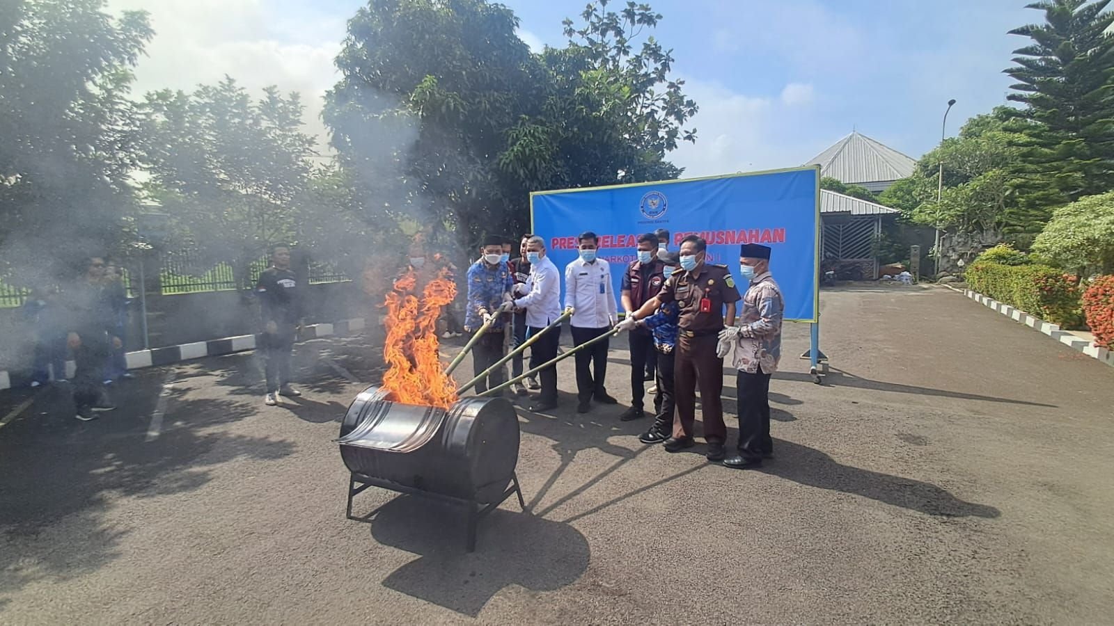 BNN Banten Ungkap Peredaran Narkoba Dengan Modus Kemasan Jamu, Akan Dikirim ke Jakarta dan Pekalongan 3 BNN Banten Ungkap Peredaran Narkoba Dengan Modus Kemasan Jamu, Akan Dikirim ke Jakarta dan Pekalongan
