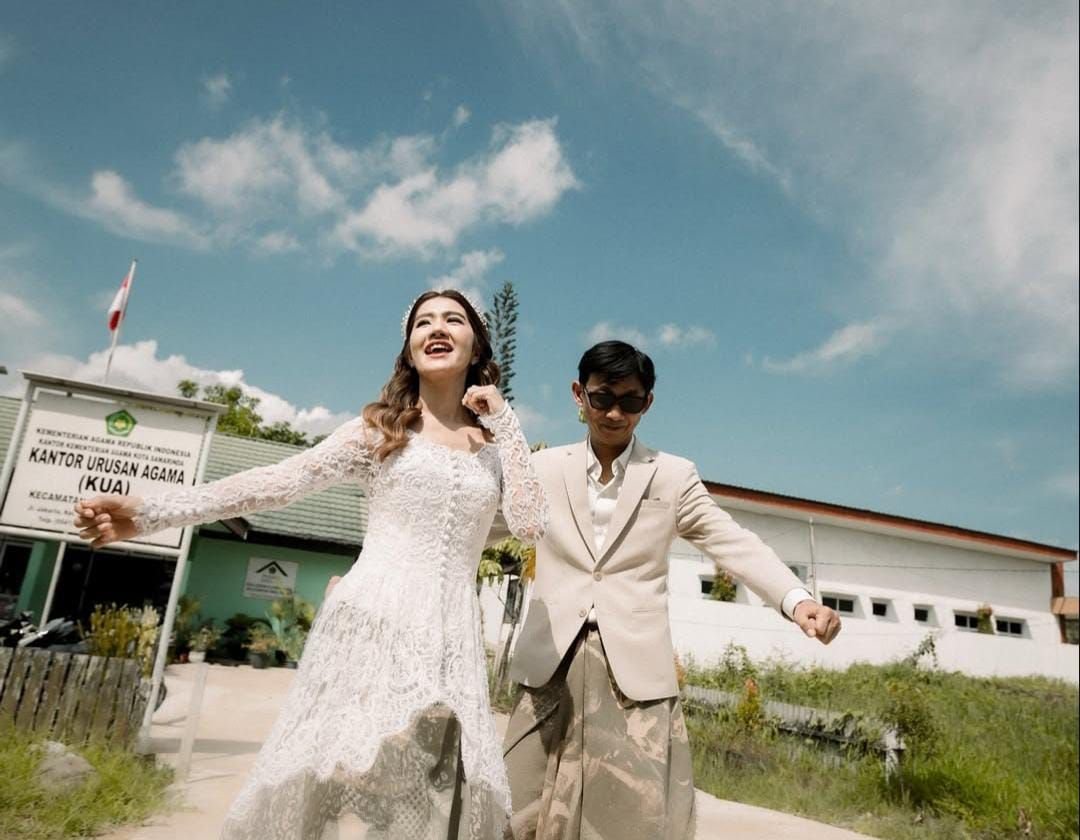 Profil dan Biodata Yono Bakrie, Komika Asal Samarinda yang Baru Menikah dengan Vini Caroline 9 Profil dan Biodata Yono Bakrie, Komika Asal Samarinda yang Baru Menikah dengan Vini Caroline