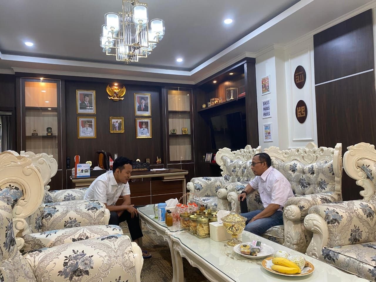 Tengok Wakil Walikota Serang Nur Agis Aulia, Ketua DPRD PKS Hasan Basri Beri Pesan Menyentuh 1 Tengok Wakil Walikota Serang Nur Agis Aulia, Ketua DPRD PKS Hasan Basri Beri Pesan Menyentuh