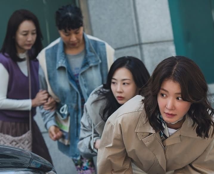 Nonton Drakor Salon De Holmes Episode 3 Sub Indo: Sang Anak Kena Bully, Mi Ri Bakal Turun Tangan 1 Nonton Drakor Salon De Holmes Episode 3 Sub Indo: Sang Anak Kena Bully, Mi Ri Bakal Turun Tangan