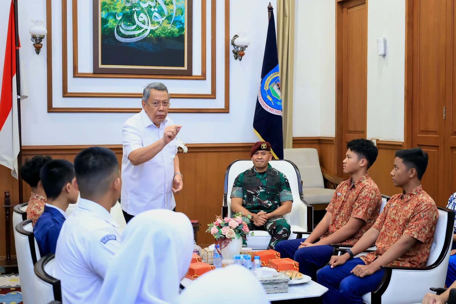 Keren! 21 Siswa Tangsel Lolos ke SMA Taruna Nusantara, Benyamin Davnie Beri Pesan yang Membakar Semangat 1 Keren! 21 Siswa Tangsel Lolos ke SMA Taruna Nusantara, Benyamin Davnie Beri Pesan yang Membakar Semangat