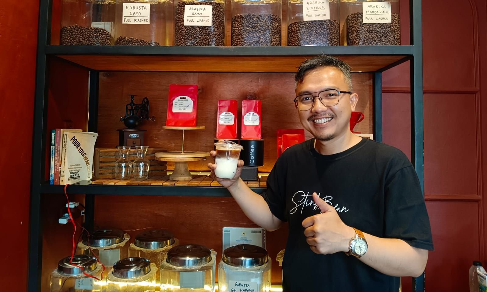 Mantan Anggota Dewan Jadi Pengusaha Kopi Bubuk di Kota Serang, Hidangkan Minuman Nikmat Khas Nusantara