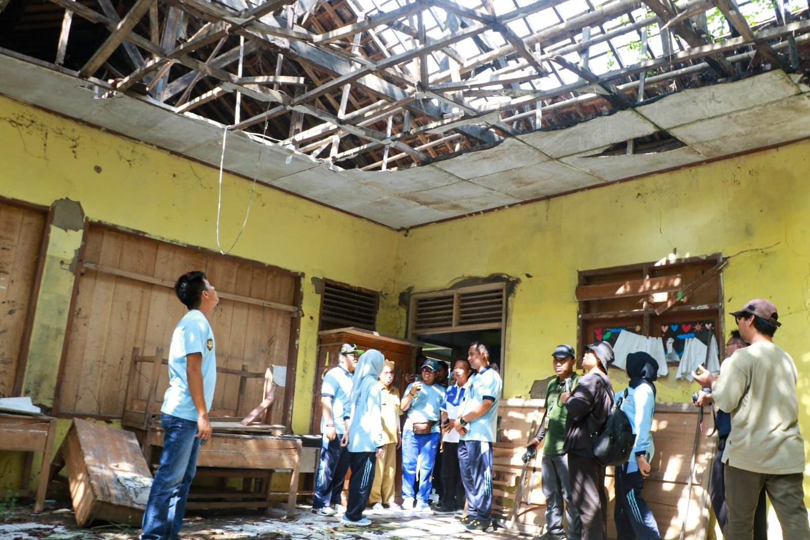 Bupati Zakiyah Tinjau Gedung SDN Sukamaju yang Rusak Sejak Lima Tahun Terakhir, Perbaikan Dijanjikan Tahun Depan 7 Bupati Zakiyah Tinjau Gedung SDN Sukamaju yang Rusak Sejak Lima Tahun Terakhir, Perbaikan Dijanjikan Tahun Depan
