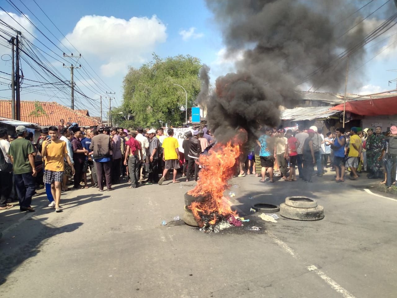 Meski Sempat Diblokade, Pemkot Serang Tidak Bergeming Tetap Relokasi Warga Sukadana ke Rusunawa 2 Meski Sempat Diblokade, Pemkot Serang Tidak Bergeming Tetap Relokasi Warga Sukadana ke Rusunawa