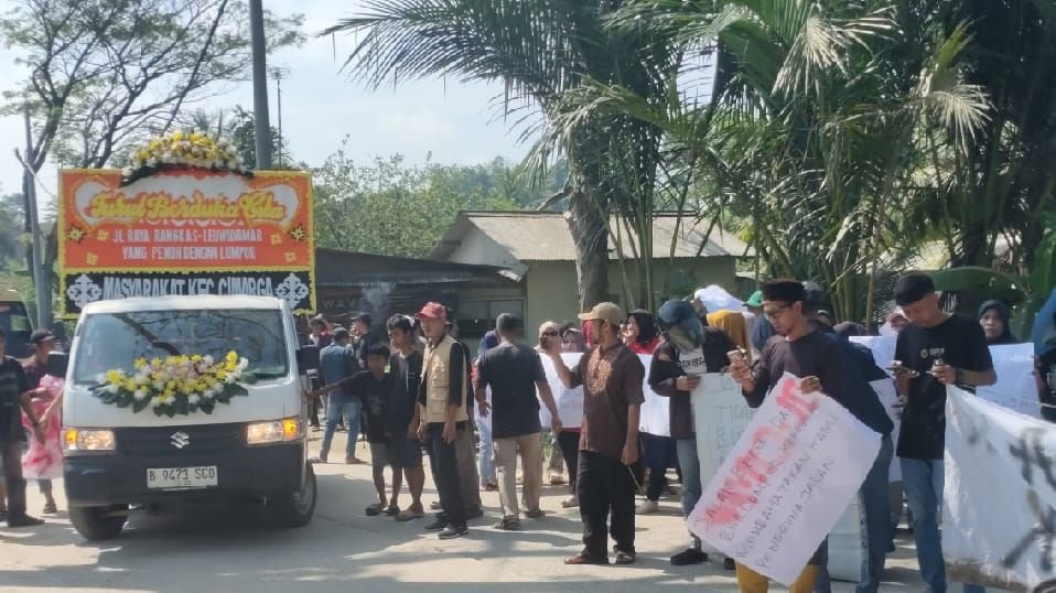 Bukan Lagi Diam! Warga Cimarga Long March Tolak Tambang Pasir yang Merusak Lingkungan