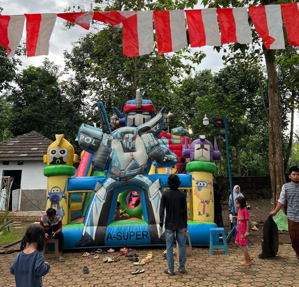 Manjakan Anak Yatim, Ponpes Alfatihah Gelar Rekreasi Wahana Bermain Anak 1 Manjakan Anak Yatim, Ponpes Alfatihah Gelar Rekreasi Wahana Bermain Anak