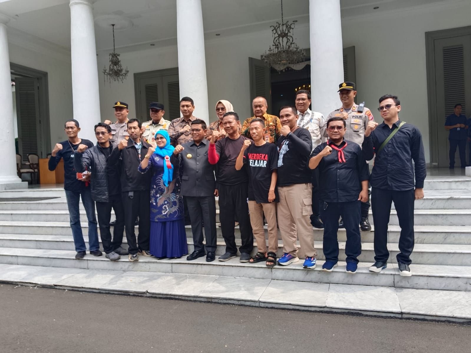 Jika Tuta Tak Dibayarkan, Guru Provinsi Banten Ancam Adukan ke PTUN 2 Jika Tuta Tak Dibayarkan, Guru Provinsi Banten Ancam Adukan ke PTUN