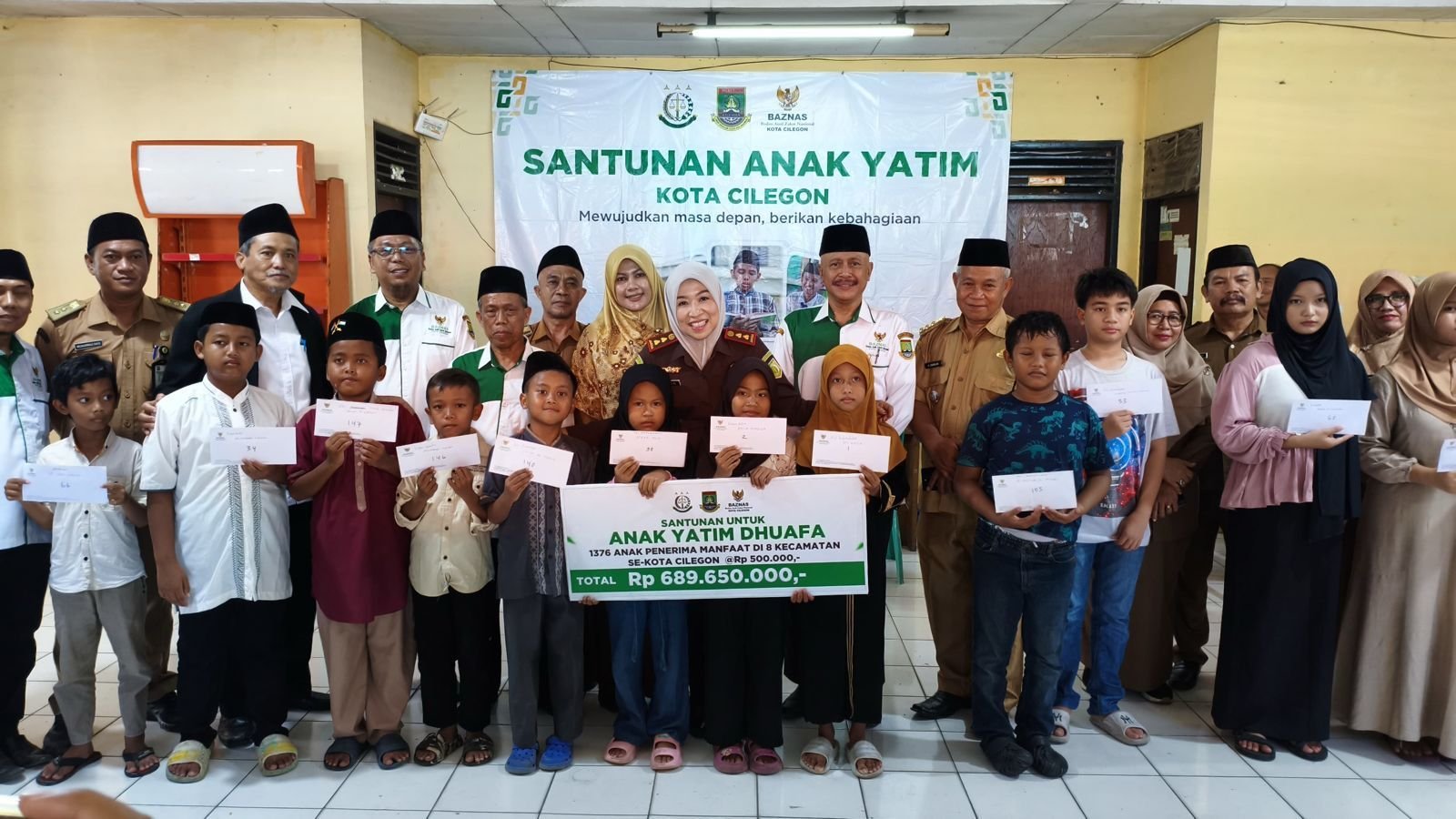 Kejari Cilegon Bersama Baznas Berikan Santunan Rp 689 Juta Untuk 1.376 Anak Yatim 1 Kejari Cilegon Bersama Baznas Berikan Santunan Rp 689 Juta Untuk 1.376 Anak Yatim