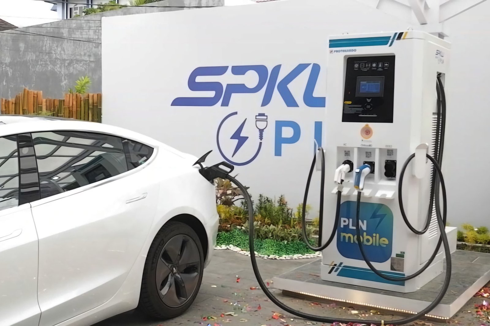 Kendaraan Listrik Gerus PAD Hingga 35 Persen, Pemprov Banten Buat Strategi Gali Potensi PAD Baru 3 Kendaraan Listrik Gerus PAD Hingga 35 Persen, Pemprov Banten Buat Strategi Gali Potensi PAD Baru