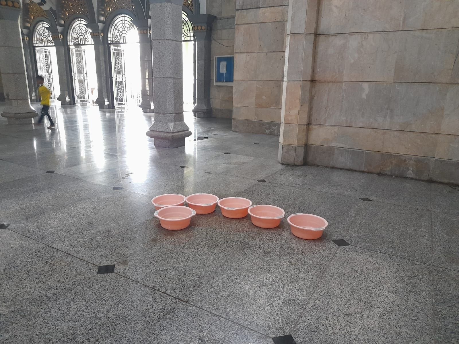 Meski Sudah Dikelola Pemkot, Fasilitas Masjid Agung Cilegon Masih Rusak dan Belum Layak 1 Meski Sudah Dikelola Pemkot, Fasilitas Masjid Agung Cilegon Masih Rusak dan Belum Layak