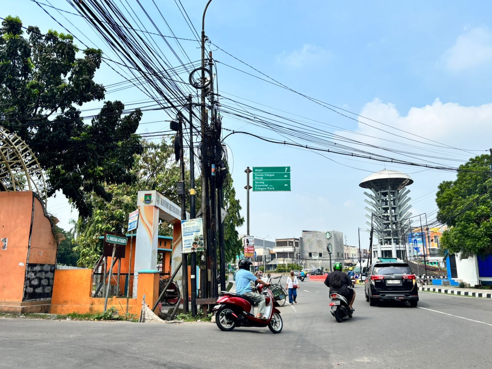 Hei Provider! Pemkot Cilegon Pringatkan Kabel Udara Dipindah ke Bawah Tanah, Diberi Waktu hingga Akhir Tahun 1 Hei Provider! Pemkot Cilegon Pringatkan Kabel Udara Dipindah ke Bawah Tanah, Diberi Waktu hingga Akhir Tahun