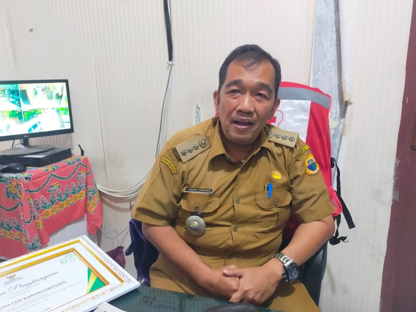 Camat Rangkasbitung Klarifikasi Soal Permohonan Dana PHBN Kata Dia Sumnbangan Itu Hanya Sukarela 1 Camat Rangkasbitung Klarifikasi Soal Permohonan Dana PHBN Kata Dia Sumnbangan Itu Hanya Sukarela