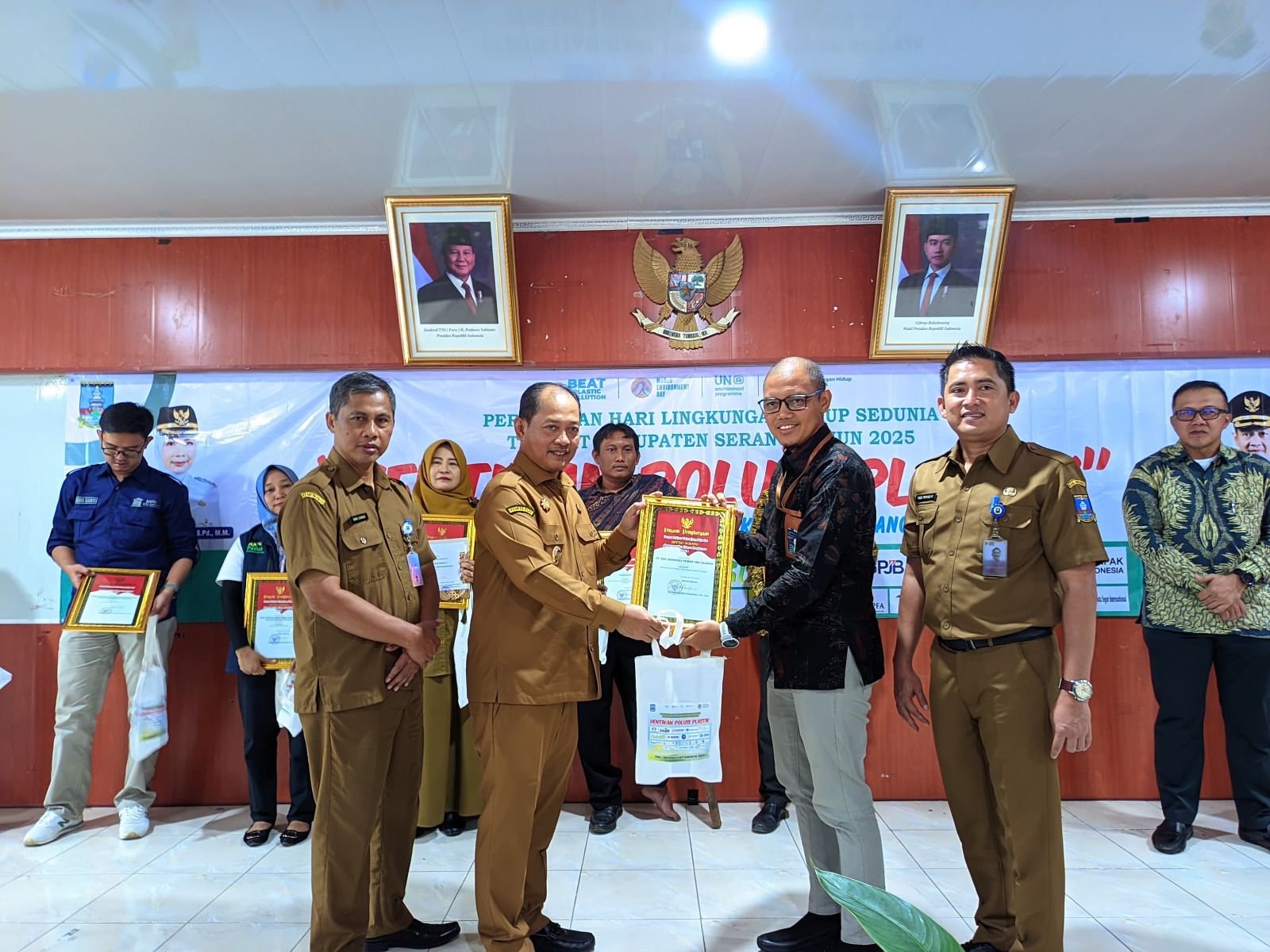 Produksi Sampah Plastik di Kabupaten Serang Masih Tinggi, Najib Hamas Ungkap Dampak Mengerikan Jika Terus Dibiarkan 1 Produksi Sampah Plastik di Kabupaten Serang Masih Tinggi, Najib Hamas Ungkap Dampak Mengerikan Jika Terus Dibiarkan