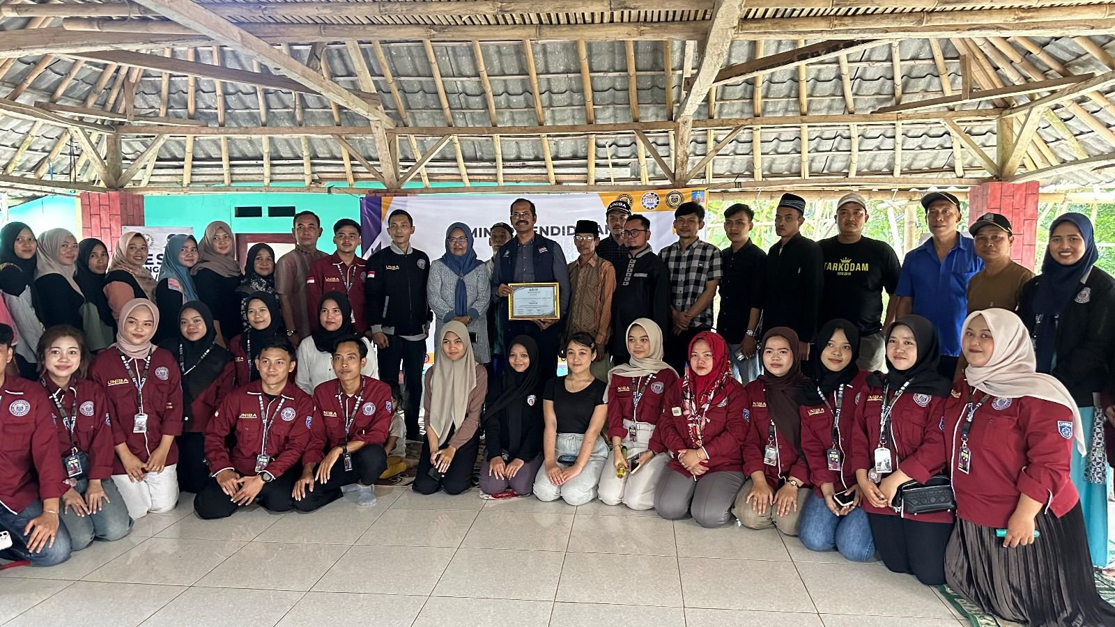 Furtasan Ali Yusuf Hadiri Seminar Pendidikan, Digelar oleh KKM Uniba dan Pemdes Damping