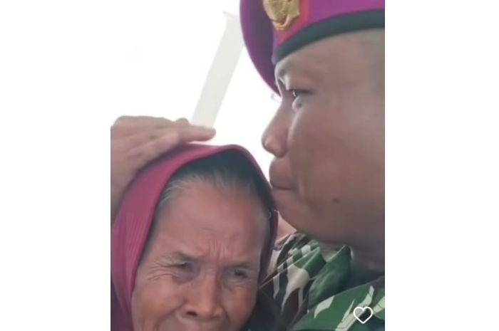 Viral Momen Haru Pertemuan Singkat Marinir dengan Sang Ibu di Stasiun, Netizen: Aku Ikut Mewek 8 Viral Momen Haru Pertemuan Singkat Marinir dengan Sang Ibu di Stasiun, Netizen: Aku Ikut Mewek