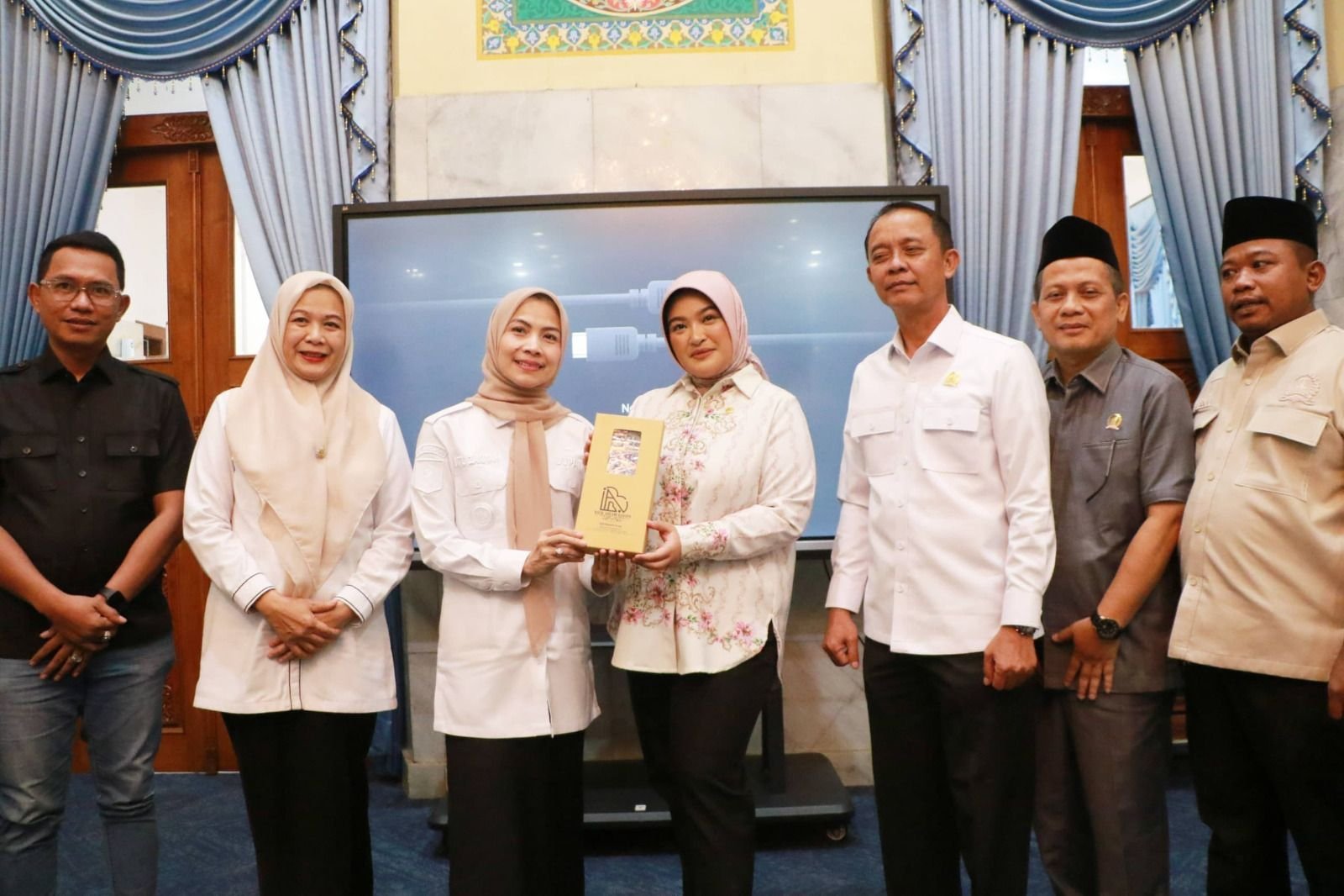 Punya Banyak Industri tapi Kabupaten Serang Hanya Sedikit Kebagian Dana Bagi Hasil, Ternyata Duitnya ke Sini 6 Punya Banyak Industri tapi Kabupaten Serang Hanya Sedikit Kebagian Dana Bagi Hasil, Ternyata Duitnya ke Sini