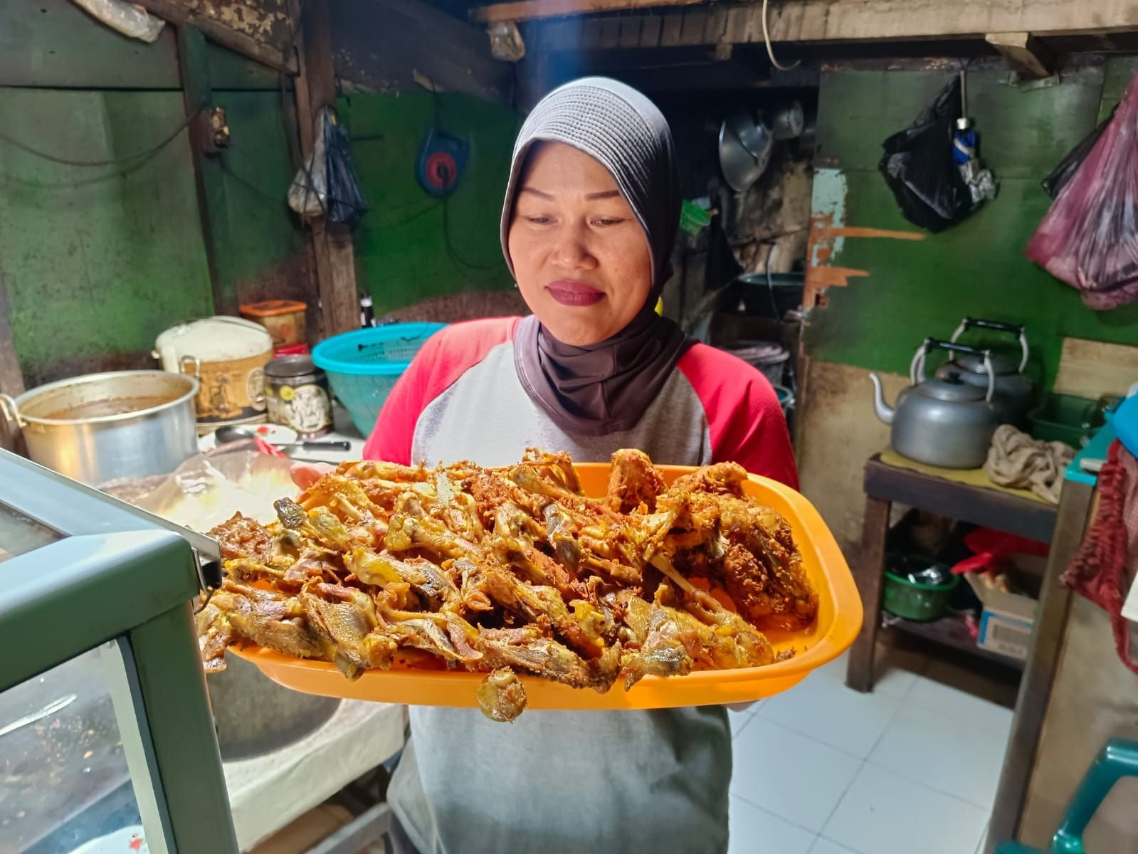 Ayam Goreng Kampung Legend di Kota Serang Bertahan Hingga Tiga Generasi 8 Ayam Goreng Kampung Legend di Kota Serang Bertahan Hingga Tiga Generasi